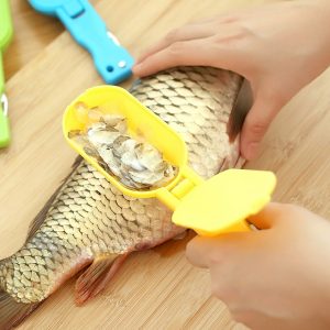 Нож за чистене на люспи от риба с контейнер