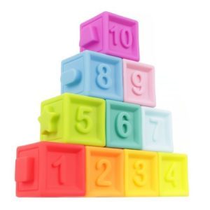 Бебешки кубчета за игра в различни цветове и цифри